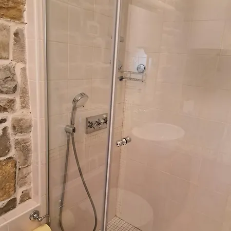 Apartma Via Flavia איזולה