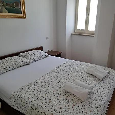 Apartma Via Flavia דירה איזולה