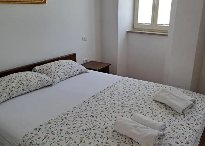 Apartma Via Flavia 아파트 이졸라