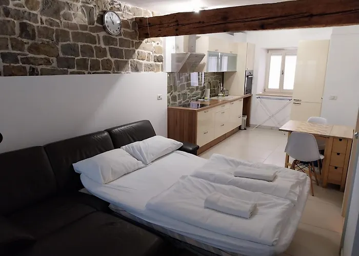 아파트 Apartma Via Flavia *